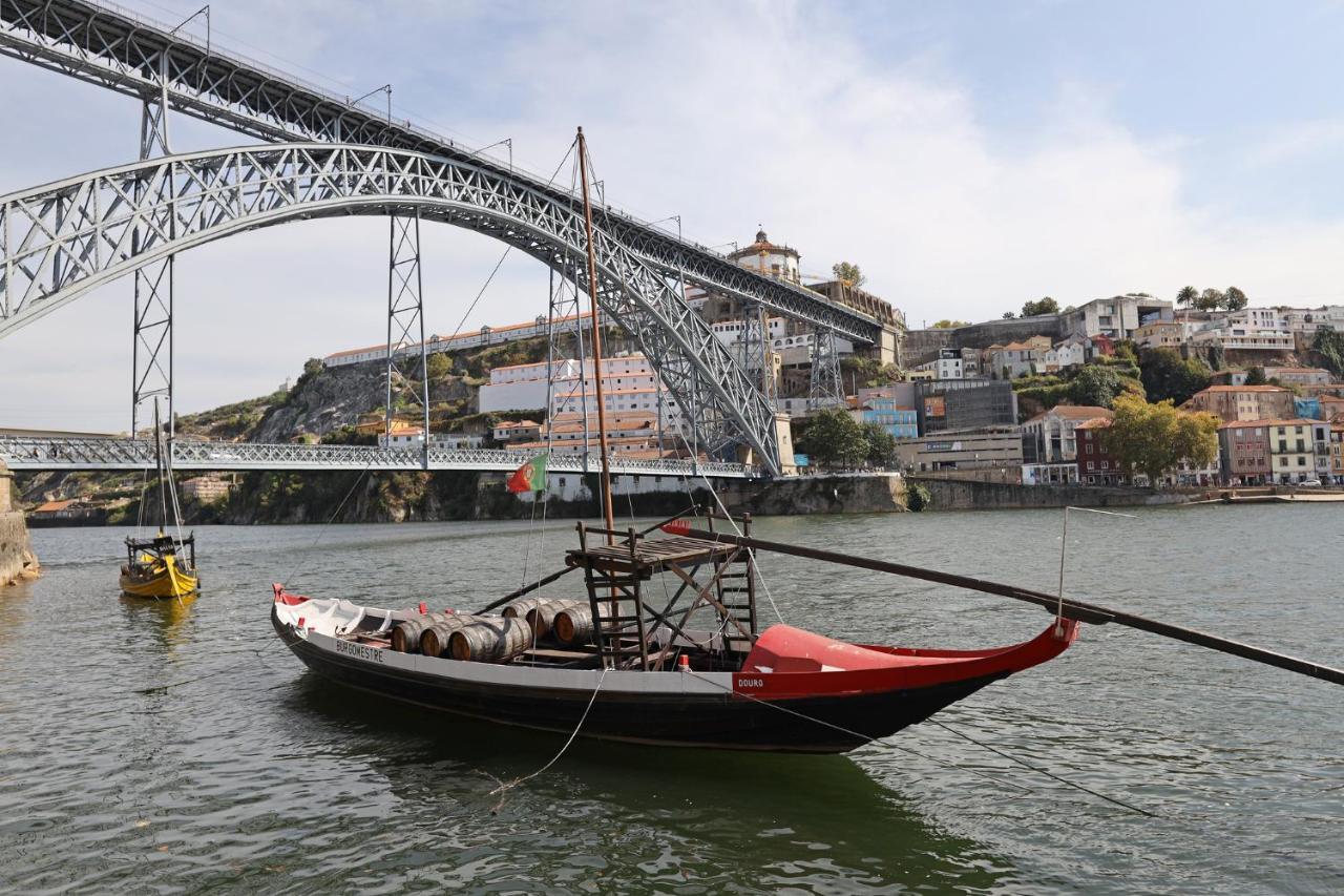 Flh Porto Spacious Apartment With Balcony Bagian luar foto