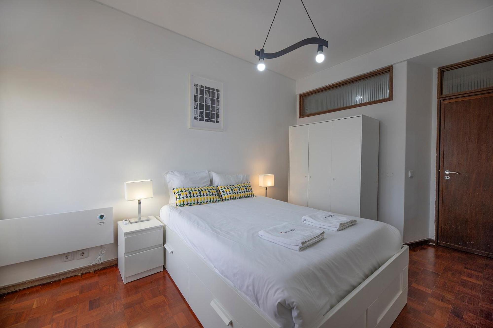 Flh Porto Spacious Apartment With Balcony Bagian luar foto